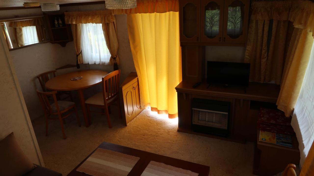 Privat Ave-Mobilhaus Villa Lipótszentmiklós Kültér fotó