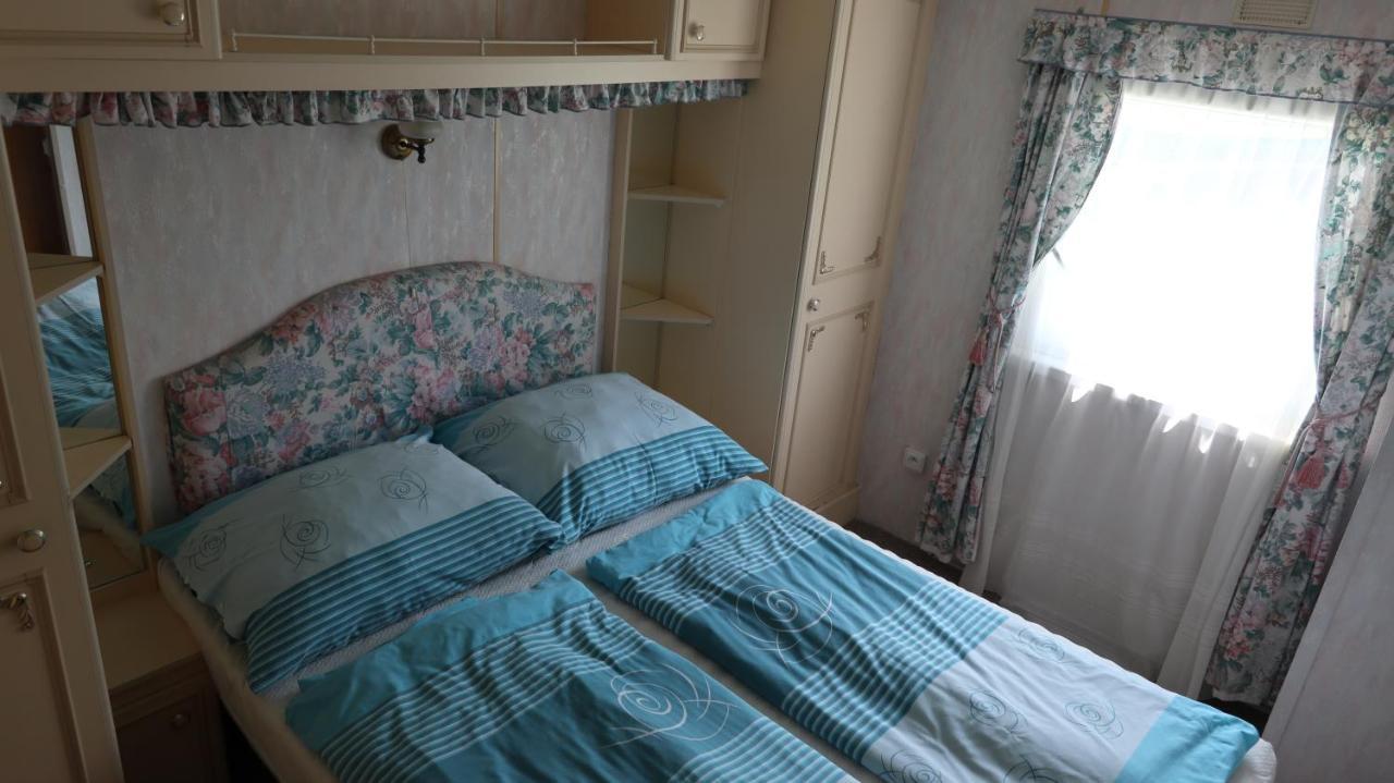 Privat Ave-Mobilhaus Villa Lipótszentmiklós Kültér fotó
