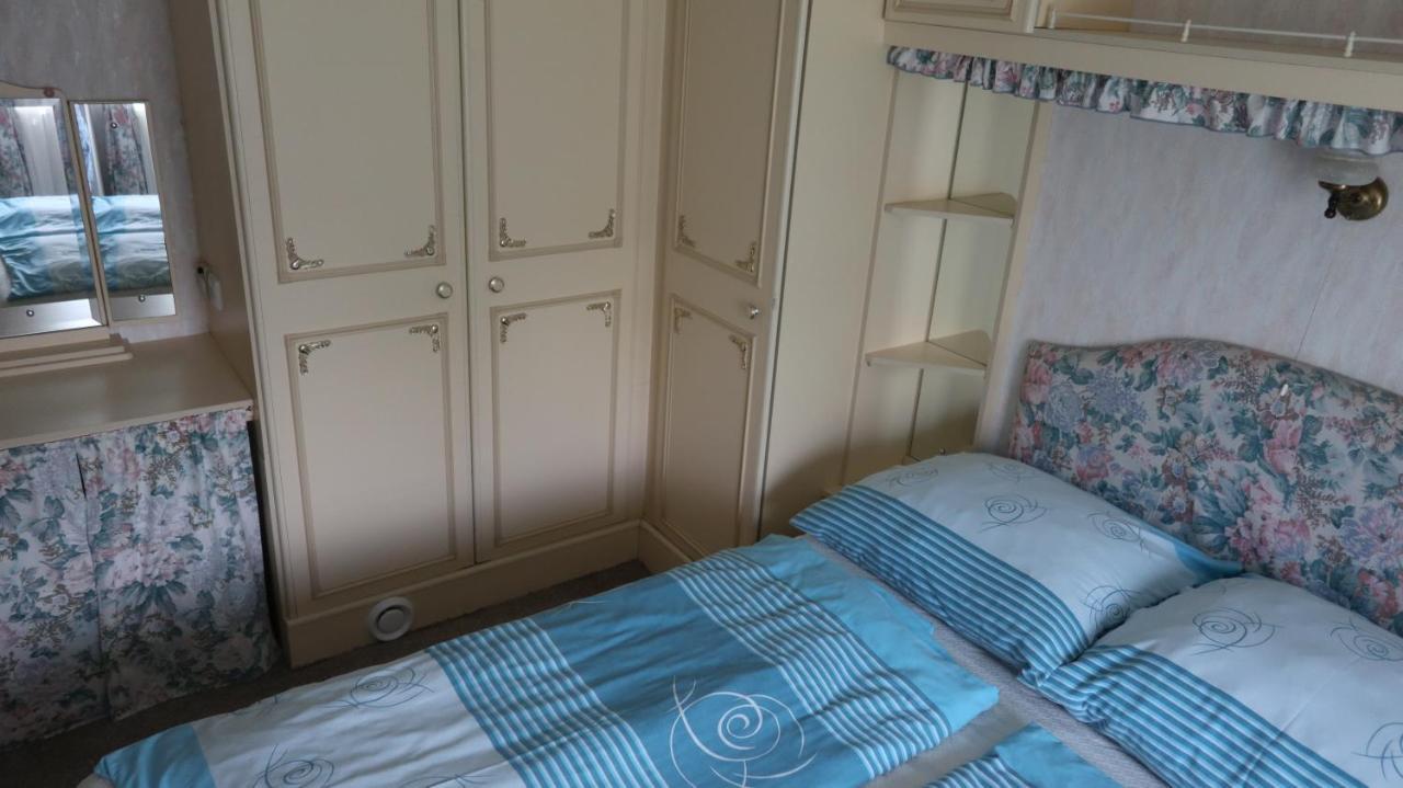 Privat Ave-Mobilhaus Villa Lipótszentmiklós Kültér fotó