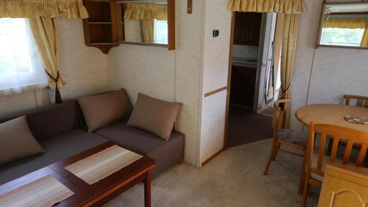 Privat Ave-Mobilhaus Villa Lipótszentmiklós Kültér fotó